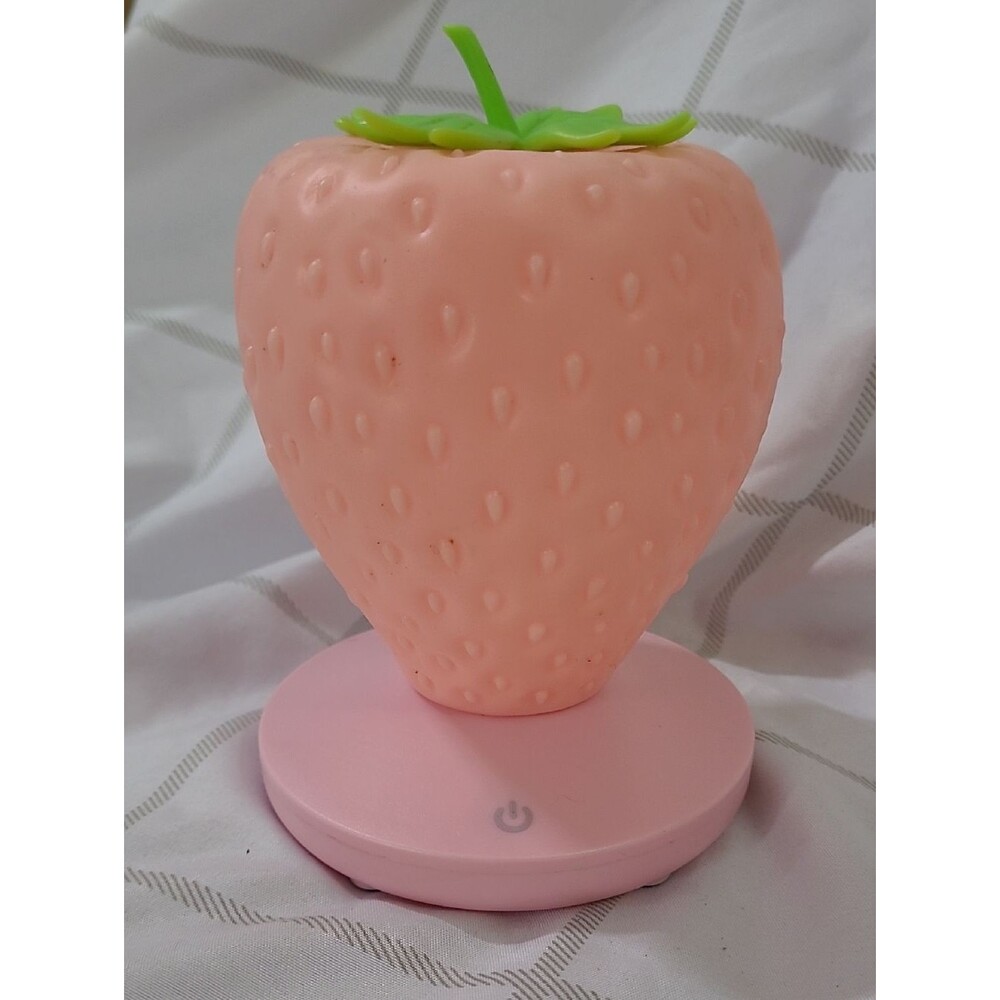 Peach Strawberry Night Light with Green Leaf Top - ♻️ 5/$10 ♻️ Tested, Works!